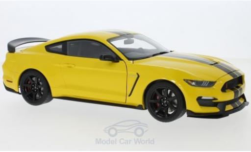 Diecast model cars Ford Mustang 1/18 AUTOart Shelby GT-350R yellow/black 2017 Ford Mustang 1/18 AUTOart Shelby GT-350R yellow/black 2017 diecast model cars