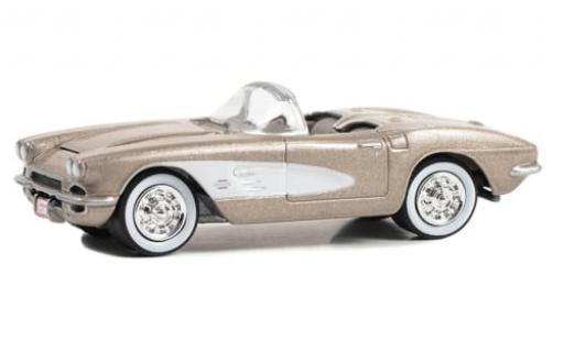 Diecast model cars Chevrolet Corvette 1/64 Greenlight (C1) Cabriolet metallise beige 1961 1:64 Chevrolet Corvette 1/64 Greenlight (C1) Cabriolet metallise beige 1961 1:64 diecast model cars