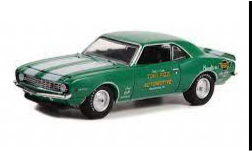 Diecast model cars Chevrolet Camaro 1/64 Greenlight Z28 metallise green/white 1969 Chevrolet Camaro 1/64 Greenlight Z28 metallise green/white 1969 diecast model cars