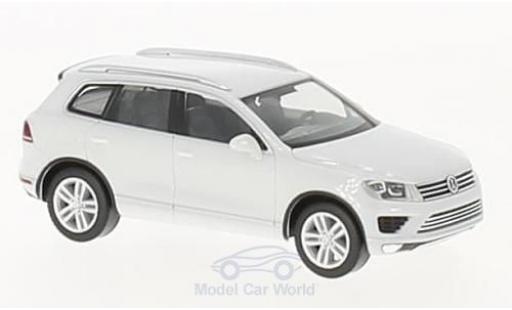 Diecast model cars Volkswagen Touareg 1/87 Herpa white Volkswagen Touareg 1/87 Herpa white diecast model cars