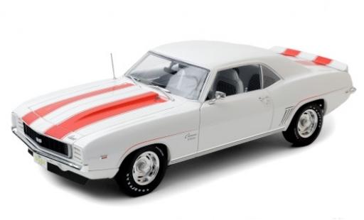 Diecast model cars Chevrolet Camaro 1/18 Highway 61 Z10 white/orange 1969 Chevrolet Camaro 1/18 Highway 61 Z10 white/orange 1969 diecast model cars