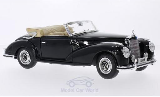 Diecast model cars Mercedes 300 S 1/18 Maisto S black 1955 Mercedes 300 S 1/18 Maisto S black 1955 diecast model cars