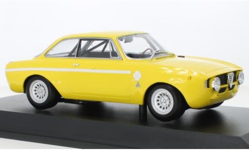 Diecast model cars Alfa Romeo GT 1/18 Minichamps A 1300 Junior yellow 1971 Alfa Romeo GT 1/18 Minichamps A 1300 Junior yellow 1971 diecast model cars