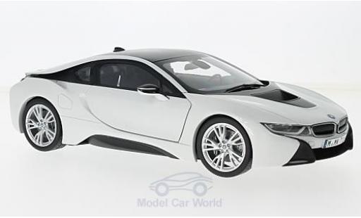 Diecast model cars Bmw i8 1/18 Paragon metallic white/grey Bmw i8 1/18 Paragon metallic white/grey diecast model cars