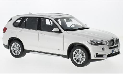 Diecast model cars Bmw X5 1/18 Paragon (F15) metallic white Bmw X5 1/18 Paragon (F15) metallic white diecast model cars