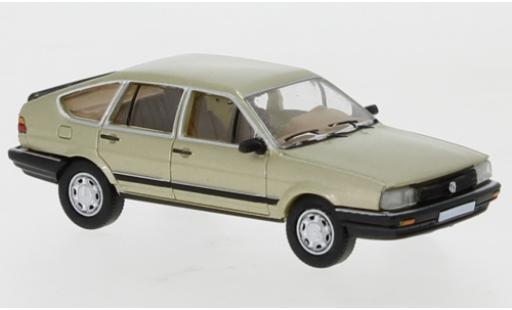 Diecast model cars Volkswagen Passat 1/87 PCX87 B2 metallic beige 1985 Volkswagen Passat 1/87 PCX87 B2 metallic beige 1985 diecast model cars