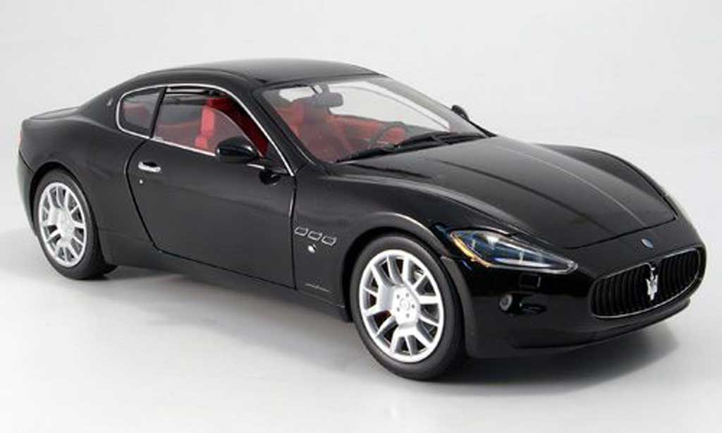 Diecast model cars Maserati Gran Turismo 1/18 Mondo Motors grey metallisee  