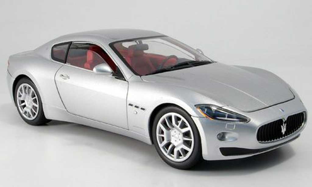 Diecast model cars Maserati Gran Turismo 1/18 Mondo Motors grey metallisee  