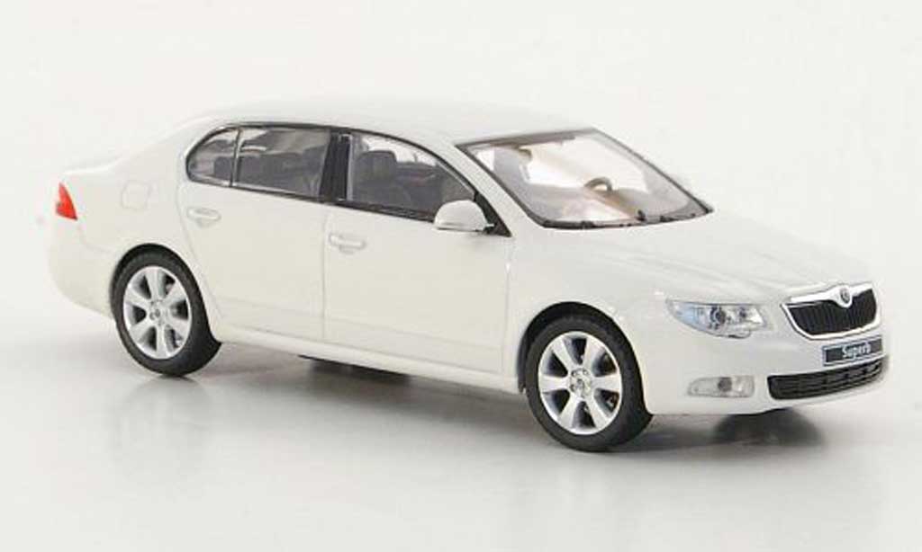 Diecast model cars Skoda Superb 2009 1 18 Abrex 2009 grey clair ii