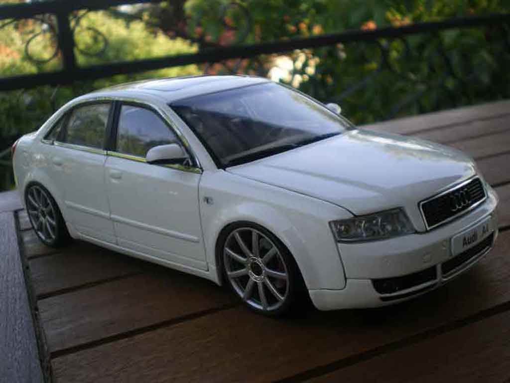 Ауди а4 б6 1.6. Audi a4 b6. Audi a4 b6 Sline. 1:18 Audi a4. Audi s4 b6 White.