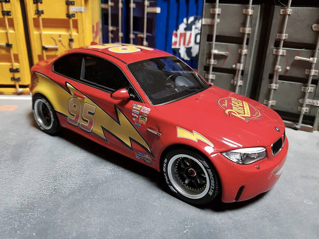 https://www.alldiecast.us/images/images_miniatures/bmw-1m-Flash-McQueen-1.jpg