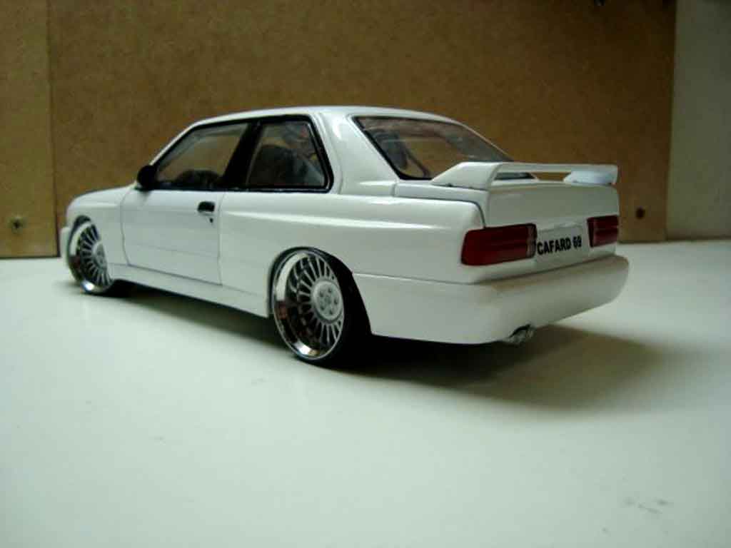 Diecast model cars Bmw M3 E30 1/18 Minichamps E30 white jantes hartge 19  pouces 