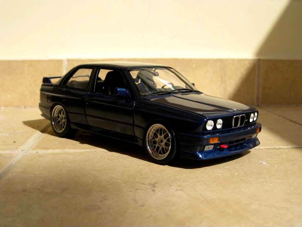 Diecast model cars Bmw M3 E30 1/18 Minichamps E30 rsi evolution