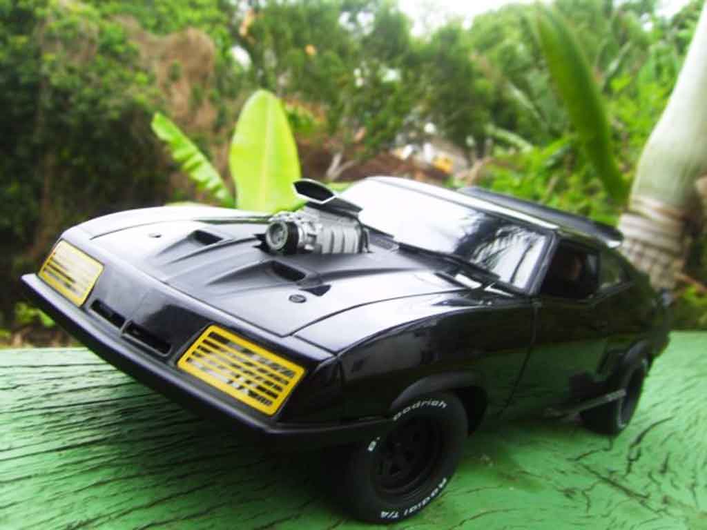 Diecast model cars Mad Max ROAD WARRIOR INTERCEPTOR 1 18 Autoart
