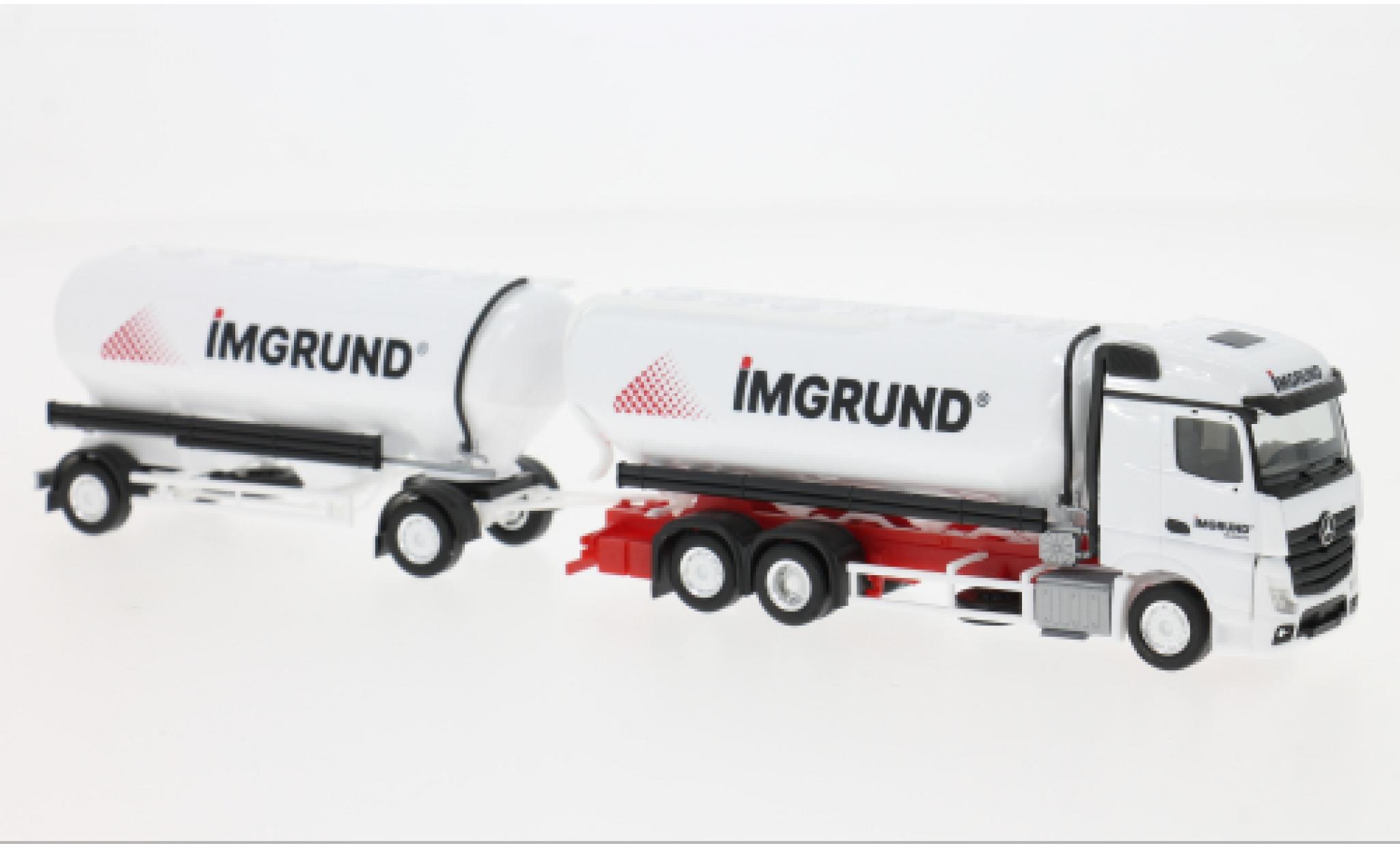 Herpa 1:87 Scale MB Actros Chassis Set - Giga/Big/Streamspace 6x4 (2 Pieces) 084901