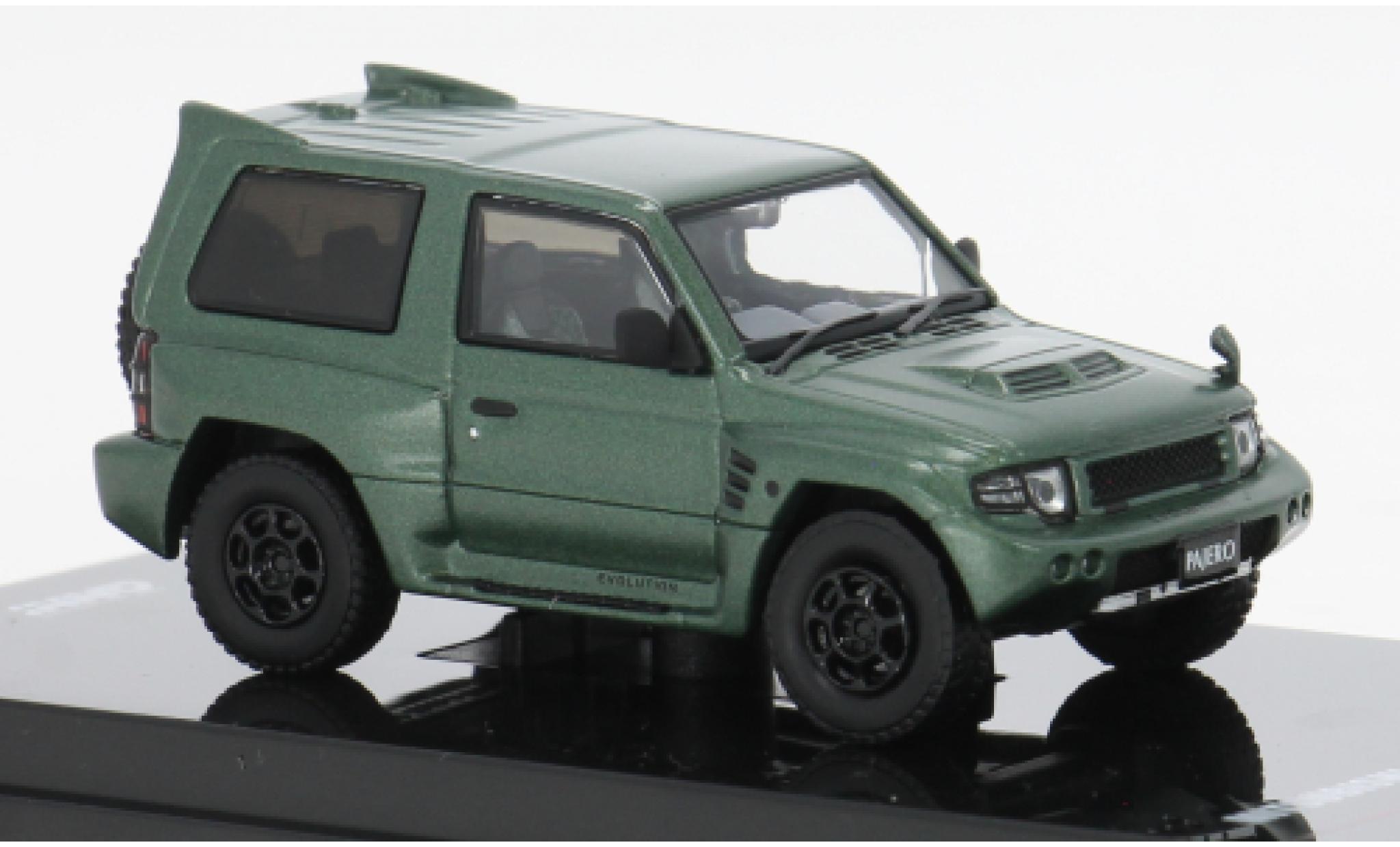 Mitsubishi Pajero INNO64 Evolution grün 1:64 diecast model cars
