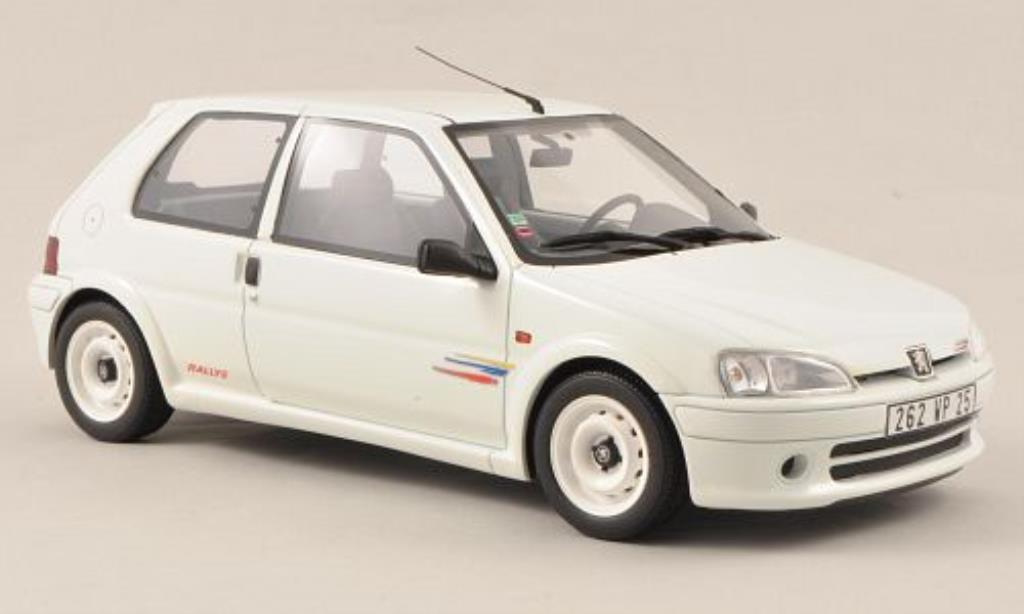 Voiture Miniature de Collection - OTTO MOBILE 1/18 - PEUGEOT 205