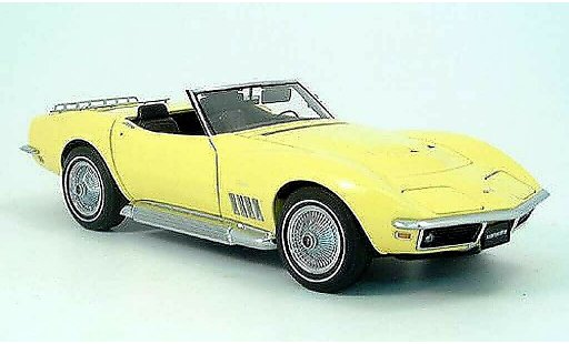 Chevrolet Corvette Coupe 1/18 Autoart C3 yellow 1969 diecast model cars