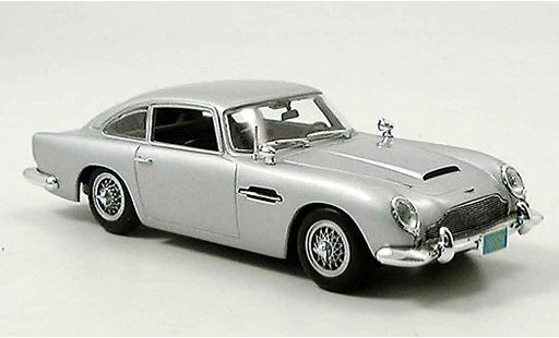 Aston Martin DB5 james bond 1/43 Minichamps casino royal diecast model cars