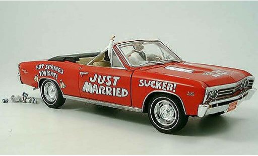 Chevrolet Chevelle Coupe 1/18 Ertl 1967 red just married diecast model cars