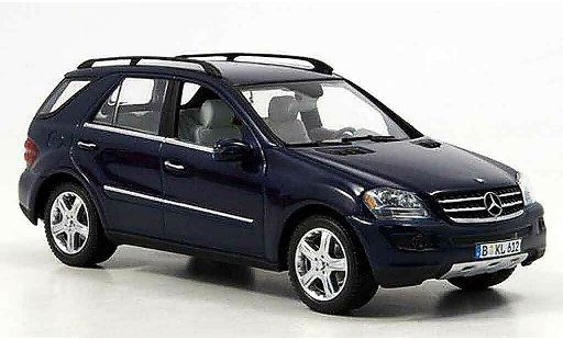 Mercedes Classe M Base 1/43 Minichamps 2005 diecast model cars