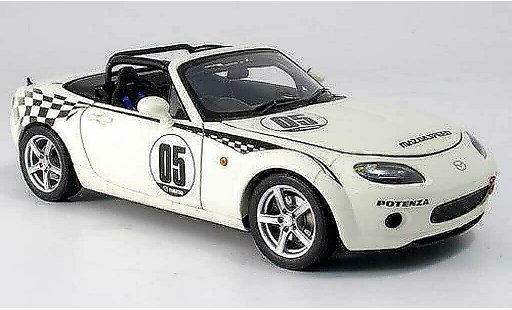 Mazda MX5 2006 1/18 Autoart roadster nr-a no.5 white diecast model cars
