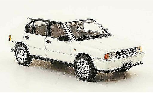 Alfa Romeo 33 1.5 quadrifoglio verde 1/43 Pego white 1983 diecast model cars
