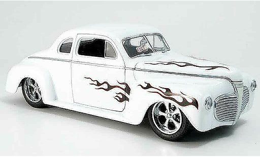 Plymouth Coupe Hot Rod 1/18 Yat Ming white diecast model cars