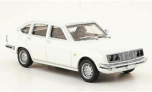 Lancia Beta berline 1/43 Pego white diecast model cars