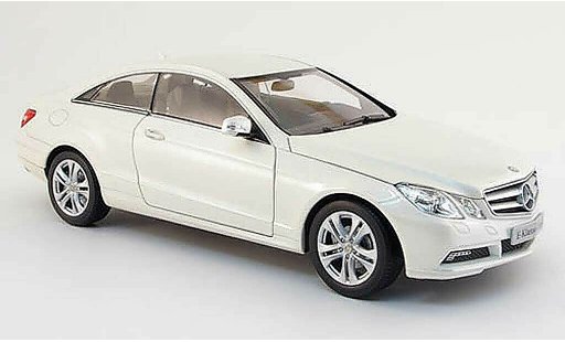 Mercedes Classe E Coupe 1/18 Norev (c 207) white 2009 diecast model cars