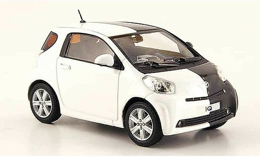 Toyota IQ Base 1/43 Minichamps white black autosalon genf 2009 diecast model cars