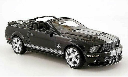 Shelby GT 500 2007 1/18 Shelby Collectibles convertible black avec bandes greys diecast model cars
