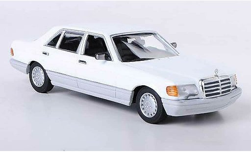 Mercedes 560 Base 1/43 Minichamps (W126) white 1989 diecast model cars