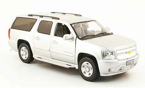 Chevrolet Suburban suv 1/43 Luxury Die Cast grey metallisee 2009 2010 diecast model cars
