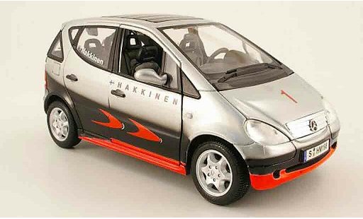 Mercedes Classe A Base 1/18 Maisto hakkinen formula 1 design diecast model cars