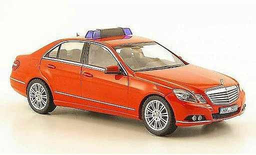 Mercedes Classe E Base 1/43 Schuco Limousine (W212) Fire brigade Hamburg diecast model cars