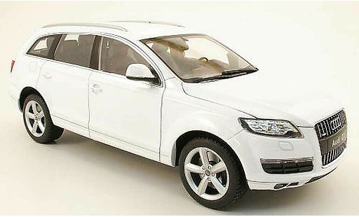 Audi Q7 suv 1/18 Welly white 2010 diecast model cars