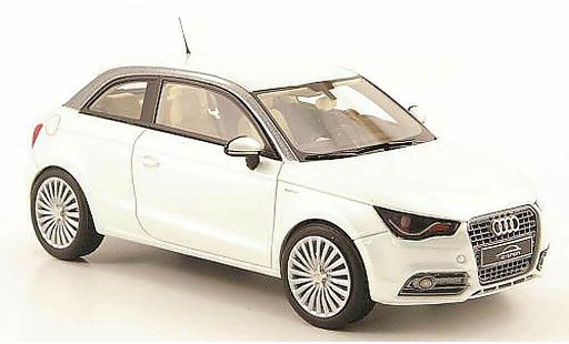 Audi A1 e-tron 1/43 Look Smart grey green diecast model cars