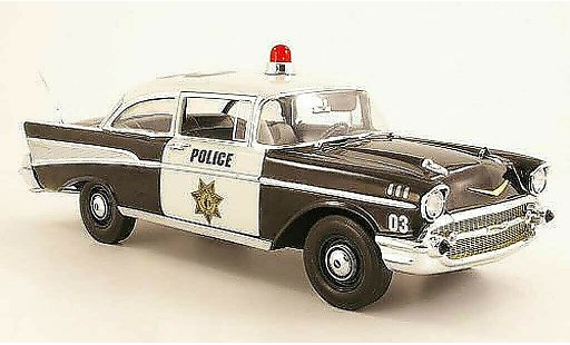 Chevrolet Bel Air police 1/18 Highway 61 1957 black/white diecast model cars