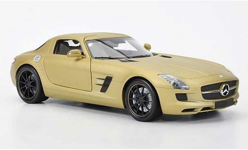 Mercedes SLS Coupe 1/18 Minichamps coupe AMG or 2010 diecast model cars