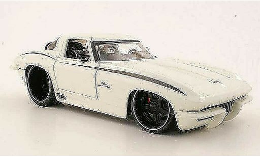 Chevrolet Corvette Stingray 1/18 Jada Toys C2 Stingrey white 1963 diecast model cars