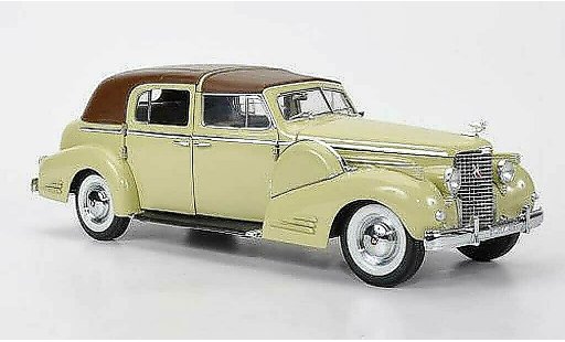 Cadillac Fleetwood V16 1/18 Signature beige/brown 1938 diecast model cars
