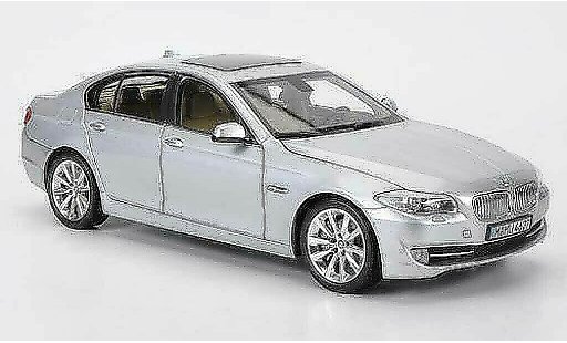Bmw 550 F10 1/18 Welly 5er grey diecast model cars