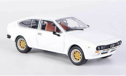 Alfa Romeo Alfetta gtv 2.0 1/43 M4 V Alfetta 2000 white 1976 diecast model cars
