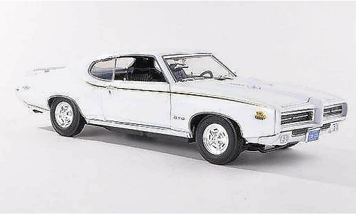 Pontiac GTO The Judge 1/18 Motormax white 1969 diecast model cars