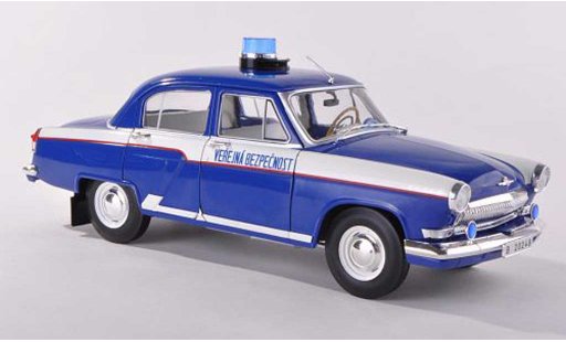 Wolga M21 Base 1/18 IST Models police Prag 1970 diecast model cars