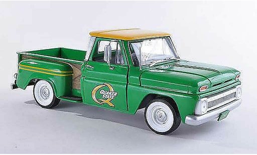 Chevrolet C-10 Pickup 1/18 Greenlight Stepside Quaker State green 1965 diecast model cars