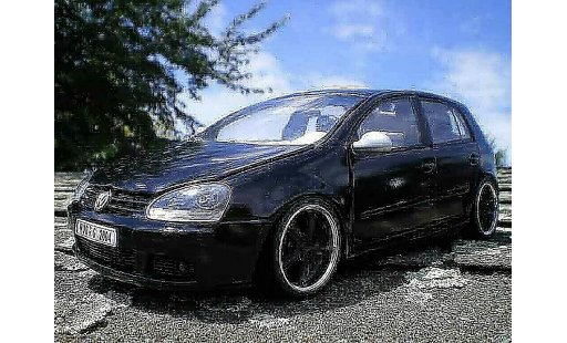 Volkswagen Golf GTI 1/18 Burago men in black 2 diecast model cars