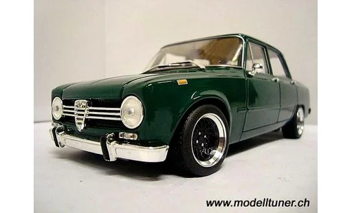 Alfa Romeo Giulia 1300 super 1/18 Minichamps 1971 diecast model cars