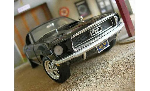 Ford Mustang Hardtop 1/18 Ertl coupe noir diecast model cars
